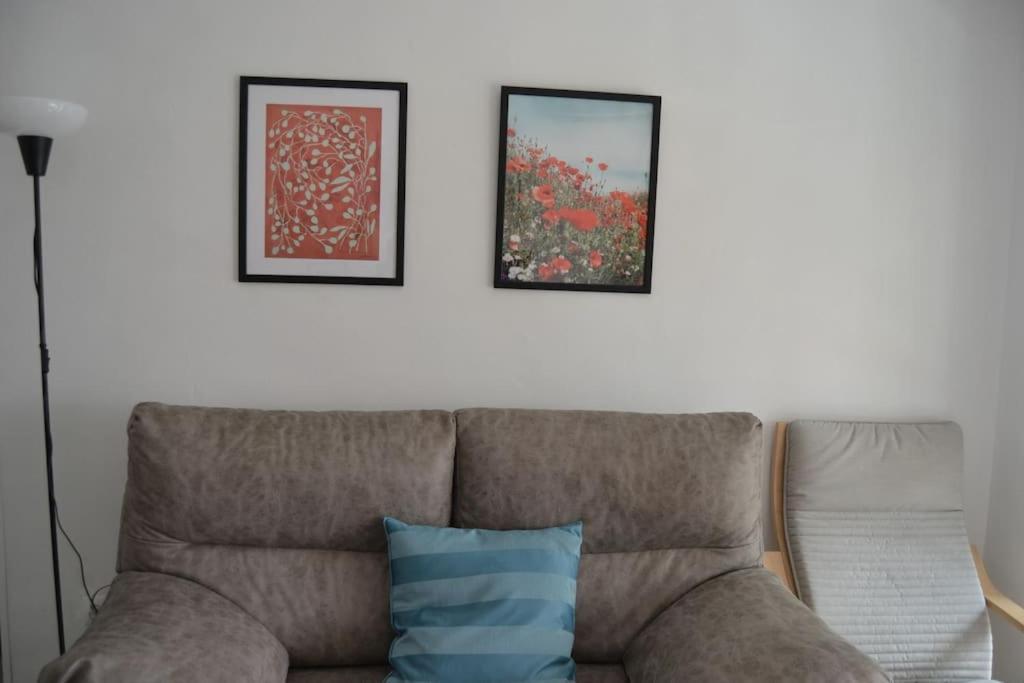Cozy And Well Connected Apartment Seville Exterior photo